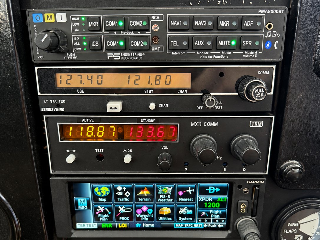 The avionics stack: audio panel, two comm radios, and a Garmin GNX 375 GPS with ADS-B